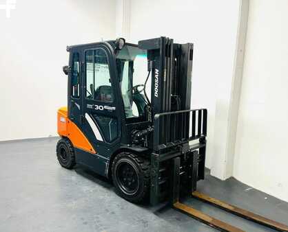 Dieselstapler 2020  Doosan D30S-7 (4)