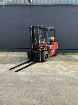 Treibgasstapler 2008 Mitsubishi FG30N (2)