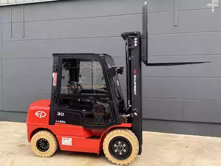 Elektro 4 Rad 2025  EP Equipment EFXZ301  Lithium Ionen (2)