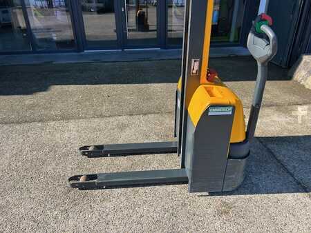 Magasemelésű béka 2012  Jungheinrich EMC 110 (2)