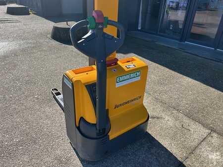 Magasemelésű béka 2012  Jungheinrich EMC 110 (3)