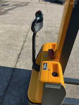 Magasemelésű béka 2012  Jungheinrich EMC 110 (6)