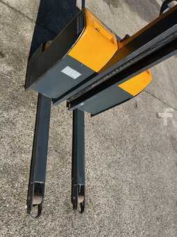 Magasemelésű béka 2012  Jungheinrich EMC 110 (7)