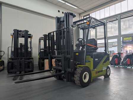 Elektryczne 4-kołowe 2023  Clark SE25 (10)