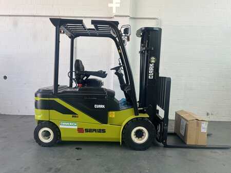 Elektryczne 4-kołowe 2023  Clark SE25 (4)