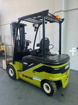 Elektryczne 4-kołowe 2023  Clark SE25 (6)