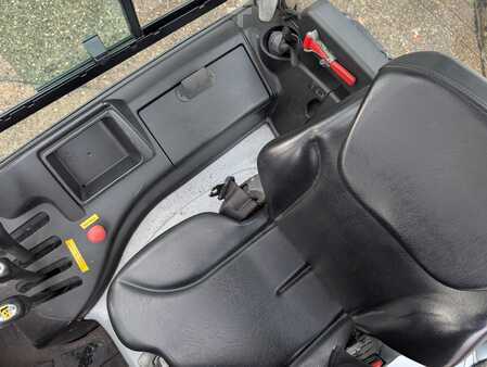 Chariots électriques à 4 roues 2016  Still RX 60-20 (10)