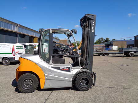 Chariots élévateurs diesel 2015  Still RX70-45 (1)