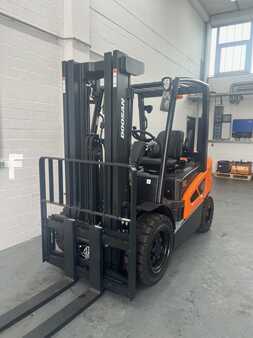 Dieselový VZV 2023  Doosan D30 S9 (3)