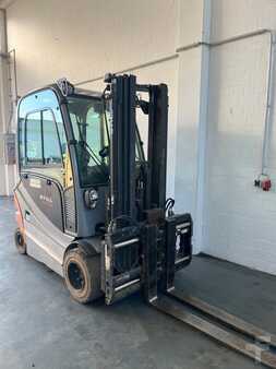 Chariots électriques à 4 roues 2013 Still RX60-30 (2)