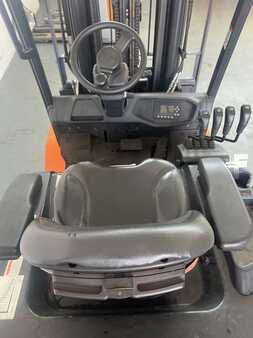 Chariots électriques à 4 roues 2021 Doosan B 30 (4)