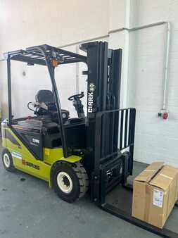 Chariots électriques à 4 roues 2023  Clark S25 (3)