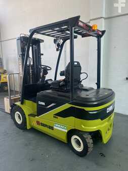 Chariots électriques à 4 roues 2023  Clark S25 (6)