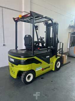 Chariots électriques à 4 roues 2023  Clark S25 (7)