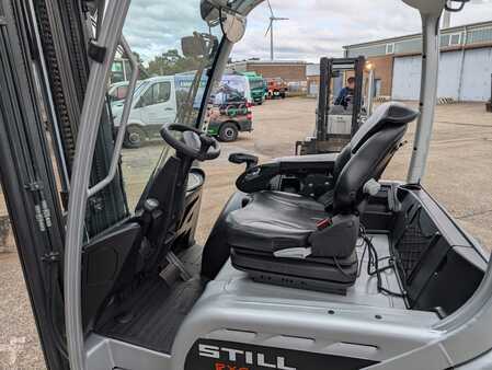 Chariots électriques à 4 roues 2016  Still RX60-20 (8)