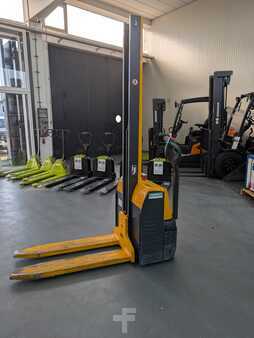 Gerbeurs 2012 Jungheinrich EMC 110 (4)