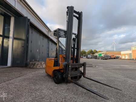 Chariots électriques à 3 roues 2002  Still R50-15 (7)