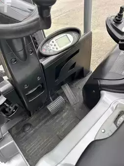 Elektrisk- 4 hjul 2014  Still RX 60-25 (9)