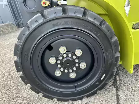 Konténerszállítók 2026  Clark L30XE (4)
