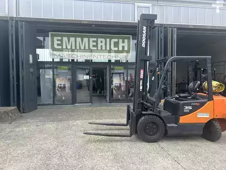 Gas truck 2008  Doosan G35C-5 (10)