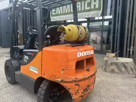 Gas truck 2008  Doosan G35C-5 (14)
