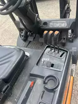 Gas truck 2008  Doosan G35C-5 (9)