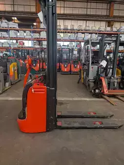 Apilador eléctrico  Linde L 10 (1)