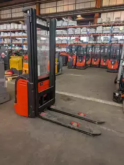 Apilador eléctrico  Linde L 10 (4)