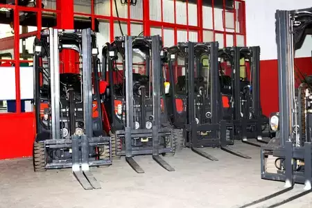 Elektro 3 Rad 2016  Linde E15-02 // Halbkabine // Batterie 2016 // HH. 3000mm (10)