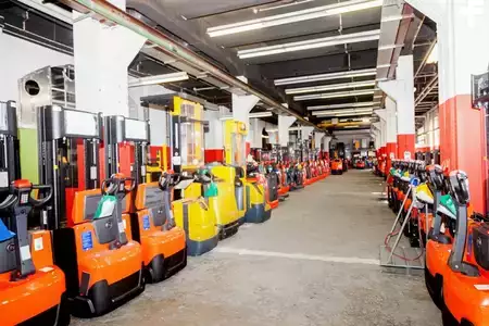 Elektro 3 Rad 2016  Linde E15-02 // Halbkabine // Batterie 2016 // HH. 3000mm (9)