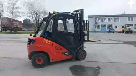 Treibgasstapler 2018  Linde H25T-02 // Triplex // Hubhöhe 5,51m // Seitenschieber (4)