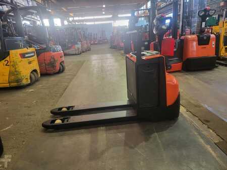 Niederhubwagen 2016  BT LWE 200 // Niederhubwagen // Elektro // 1378 Betriebsstunden (1)