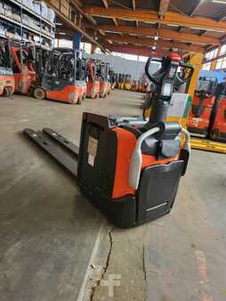 Horizontal-Kommissionierer 2018  BT LPE 250 //  2,4 m Gabeln // 3.638 Std. // Batterie 2020 (1)