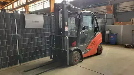 Treibgasstapler 2018  Linde H 25 T-02 // Seitenschieber // Treibgas (2)