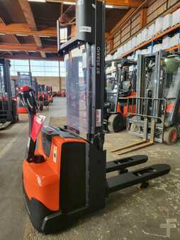 Pallet Stackers 2017  BT SWE 140 L // Initialhub // 2.494 Std.  (1)