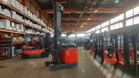 Skyvemast 2014  Linde R16HD-01 // 8,9m Hubhöhe // Elektro (1)