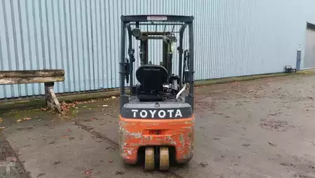 Chariots électriques à 3 roues 2017  Toyota 8FBE16T // Triplex // containerfähig // SS (4)