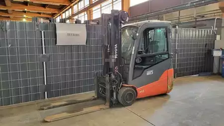 Eléctrico - 3 rodas 2018  Toyota 8FBE20T // SS // ZV // Vorschubgabeln (2)