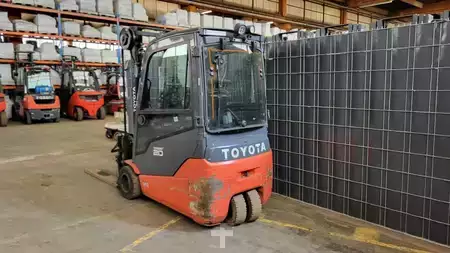 Eléctrico - 3 rodas 2018  Toyota 8FBE20T // SS // ZV // Vorschubgabeln (3)