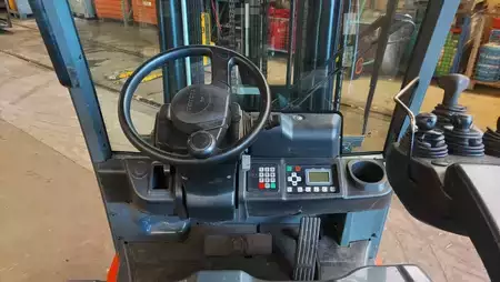 Chariots électriques à 3 roues 2019  Toyota 8FBE16T // Triplex // SS (6)