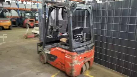 Elektryczne 3-kołowe 2016  Linde E 15 // Seitenschieber // Duplex // 6.728 Std (3)