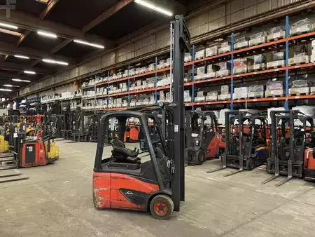 Elektryczne 3-kołowe 2016  Linde E 15 // Seitenschieber // Duplex // 6.728 Std (5)