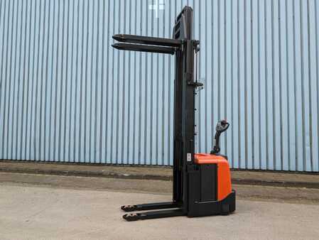 Stacker pedestre 2015  BT SPE160 // Triplex // HH 5400mm // Elektro (3)