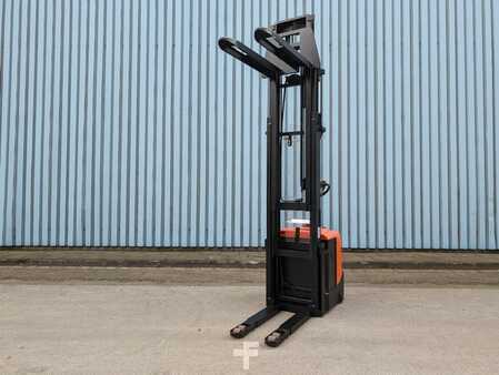 Stacker pedestre 2015  BT SPE160 // Triplex // HH 5400mm // Elektro (4)