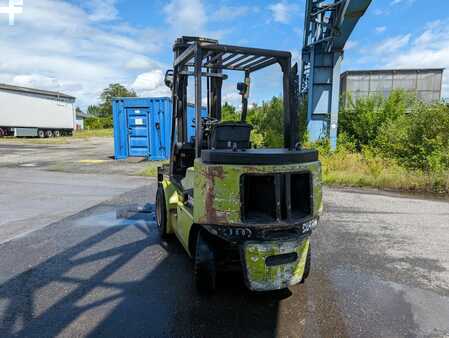 Diesel Forklifts 2000  Clark CDP 30 // Freisichtmast // UVV (2)