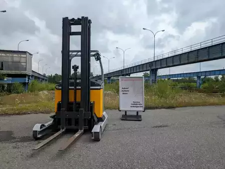 Carretilla retráctil 2011  Still FM-X17 // HH 6820mm // Batterie TOP 80 % Elektro // UVV (1)