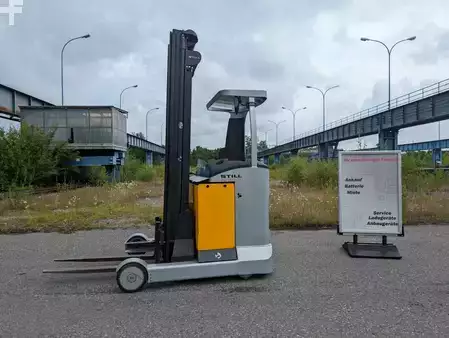 Carretilla retráctil 2011  Still FM-X17 // HH 6820mm // Batterie TOP 80 % Elektro // UVV (2)