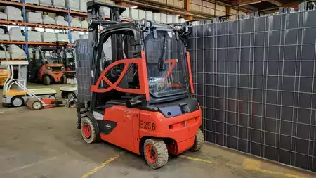 Elektro 4 Rad  Linde E20PL-02 // 559 std. //Triplex // intigriertes Ladegerät // 559 Betriebsstunden (3)