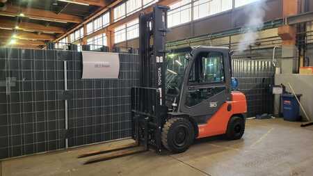 Treibgasstapler 2021  Toyota 06-8FG30F // Seitenschieber // Freisichtmast // (2)