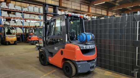 Treibgasstapler 2021  Toyota 06-8FG30F // Seitenschieber // Freisichtmast // (3)